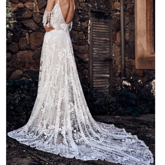 Beautiful nude and white boho wedding dress - Picture 3 of 16